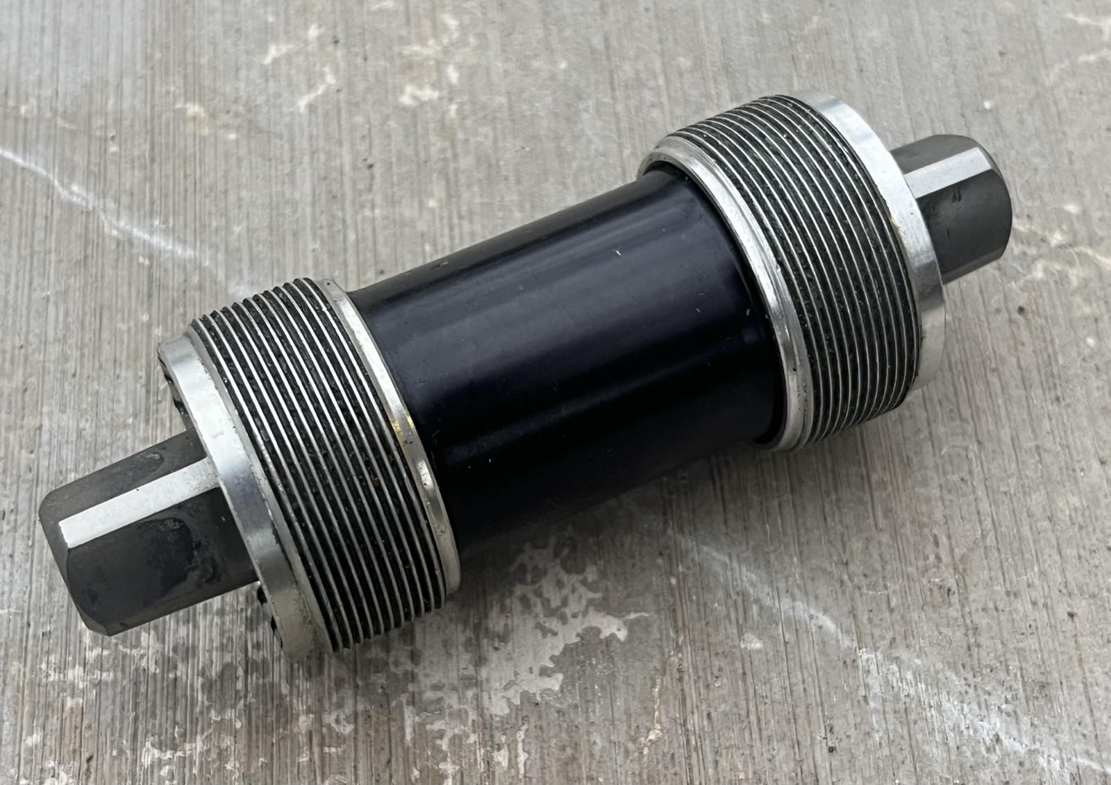 World Class Hollow Titanium JIS Square Taper Bottom Bracket | 68×103 mm / EXC