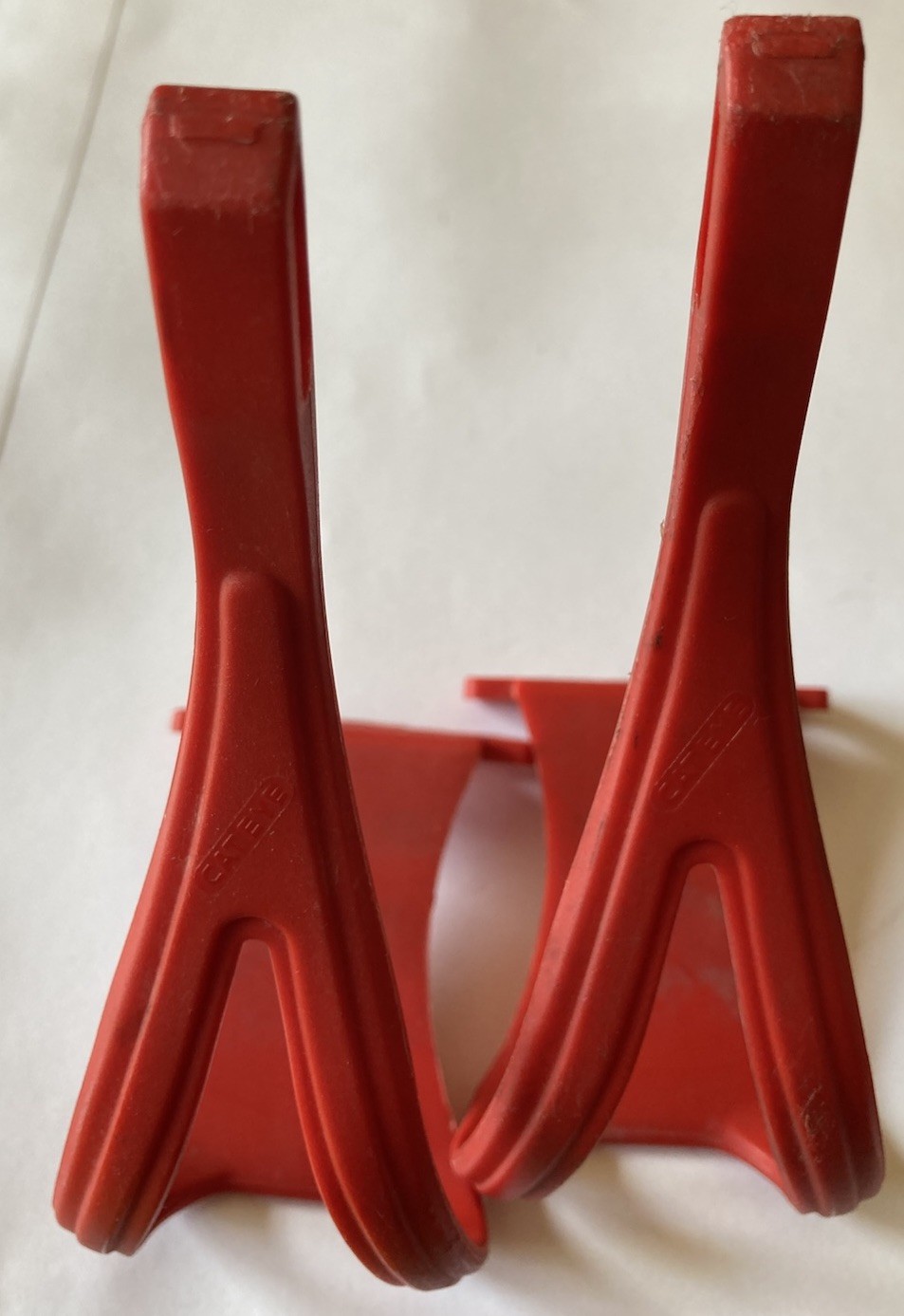 Cateye Toe Clips, Red, Medium