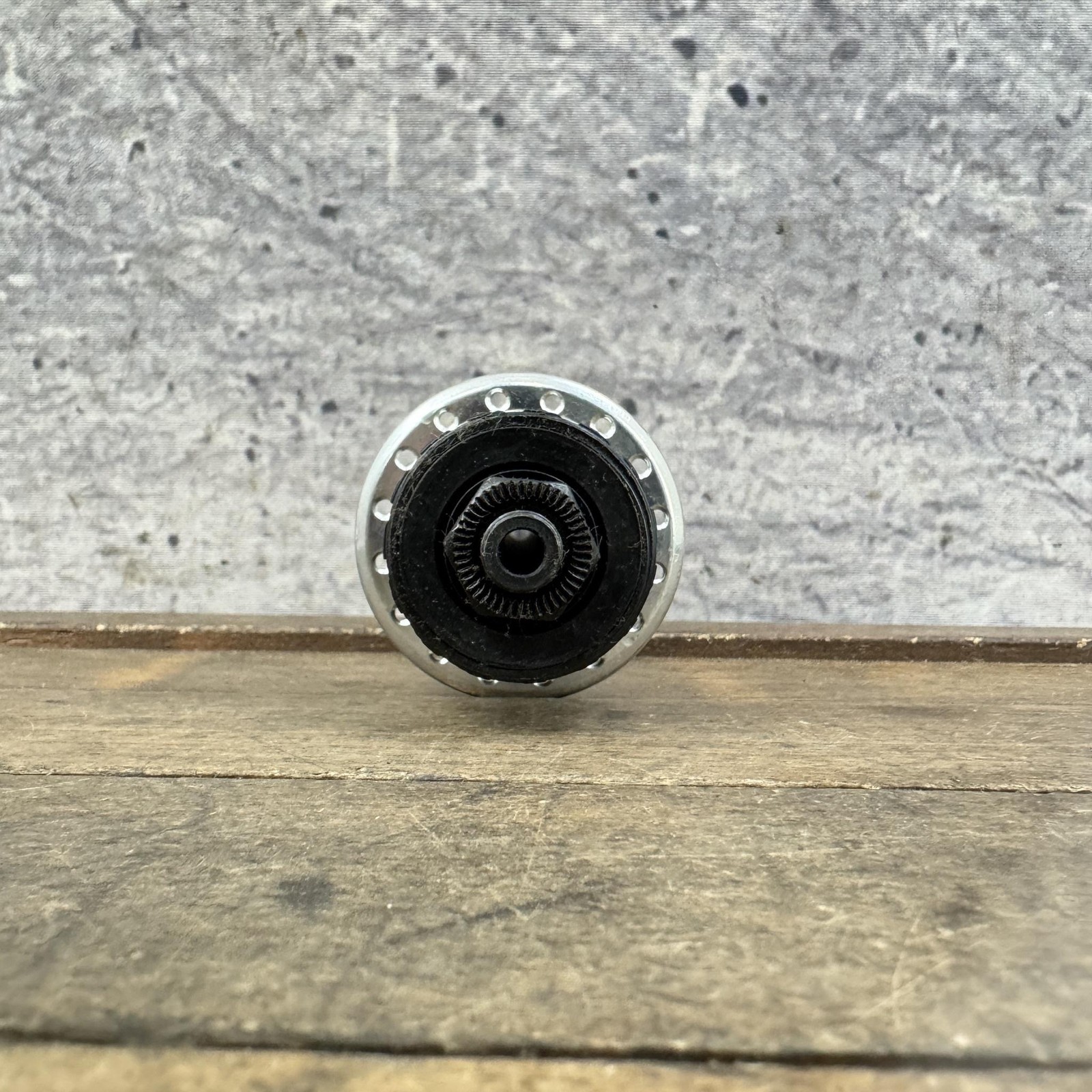 Vintage Suntour GL Rear Hub 32H NOS 135mm QR MTB 90s Accushift Freehub