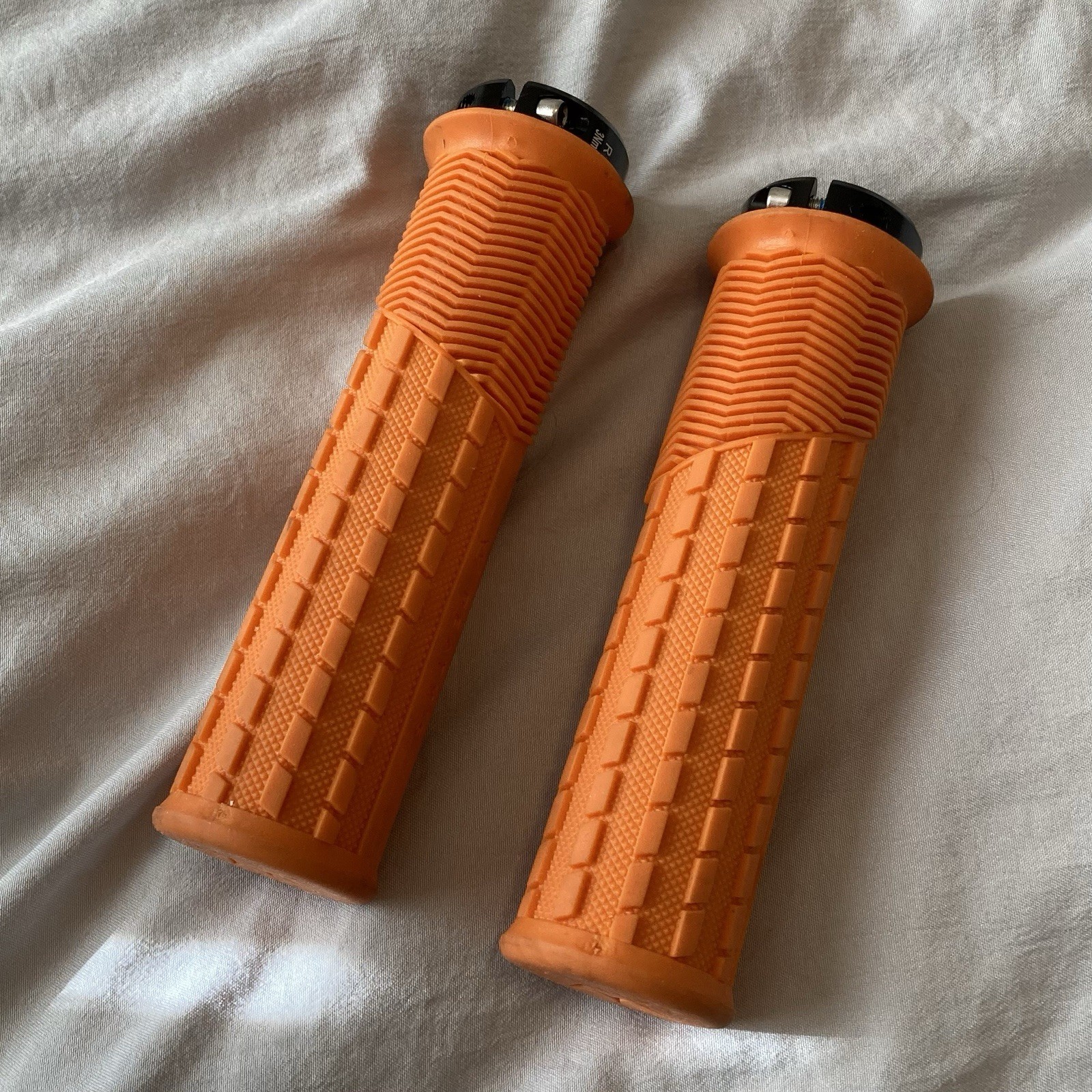 Used Peaty’s Monarch Grips – Mushroom Thick Mango (Orange) 20A Soft Compound