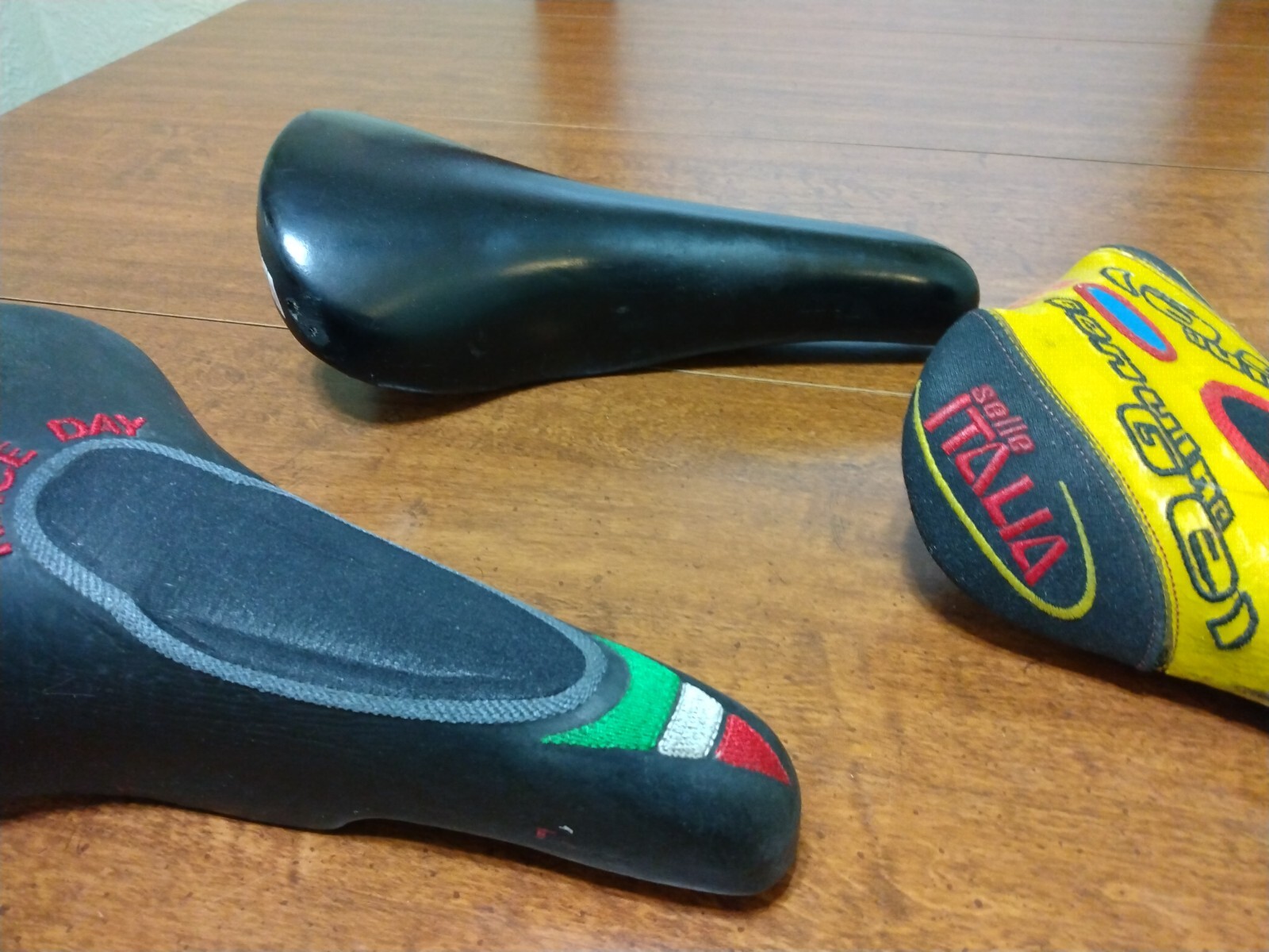 VTG SELLE SAN MARCO ITALIA SADDLES RACE SEAT TURBO MATIC INVICTA YELLOW LOT OF 3