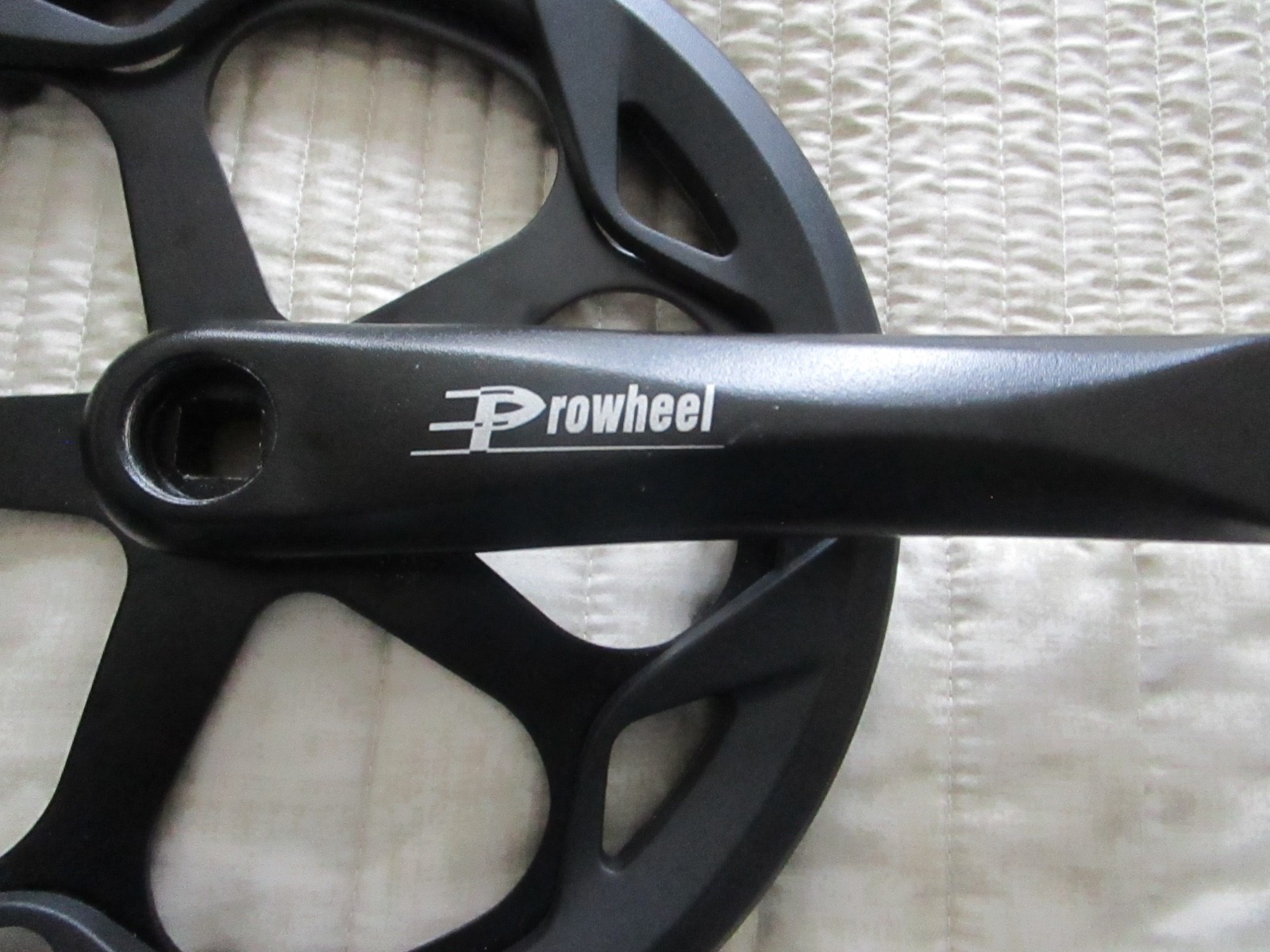 Versatile Aluminum Alloy Bike Crankset with Double Chain Guard – Easy Install