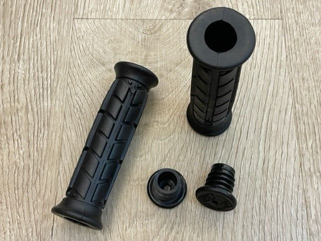 NOS Old/Mid School BMX GT Chainring 44T & GT Handle Grips with End Caps Combo