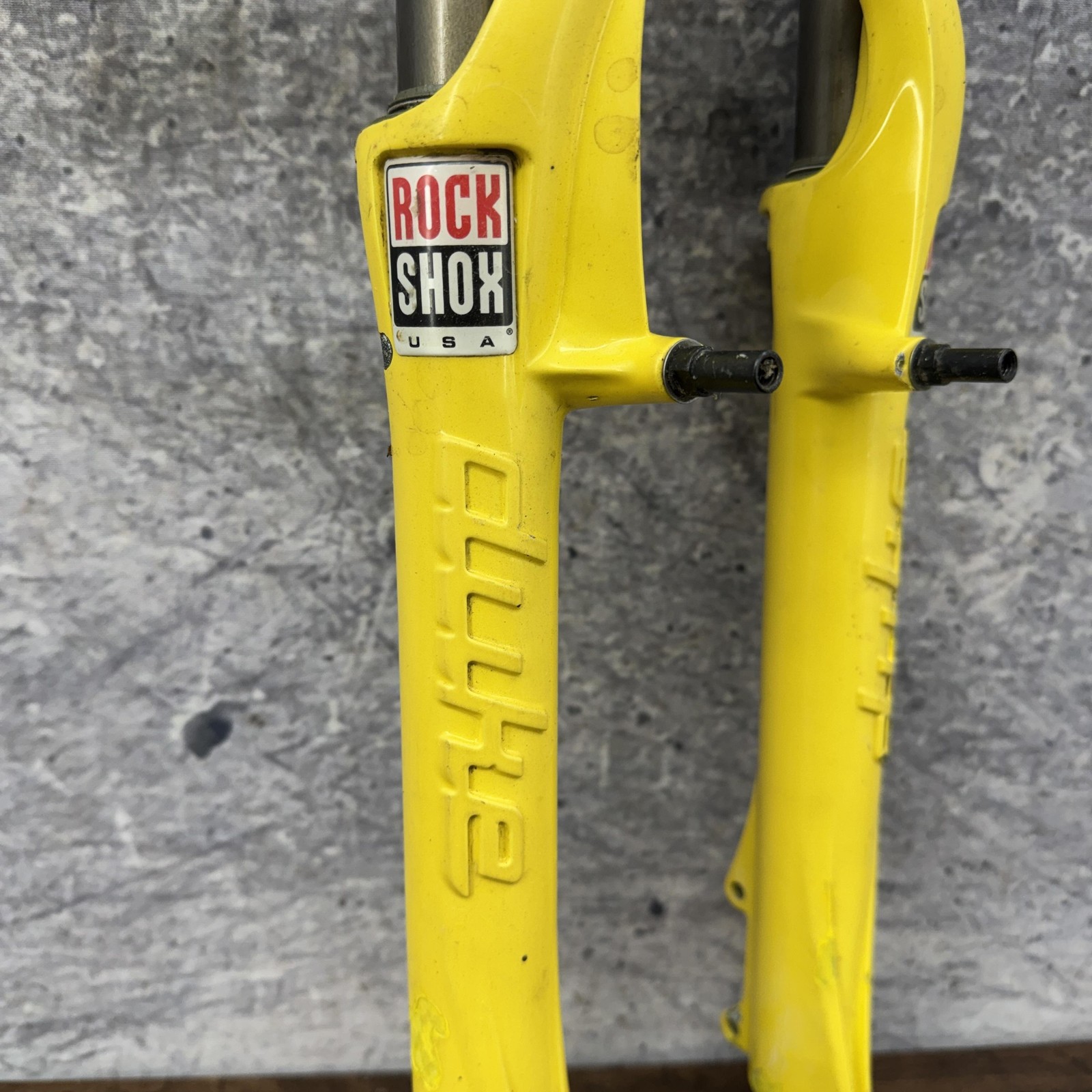 Vintage RockShox Duke Race Suspension Fork 26 1 1/8 Threadless V-Brake Yellow