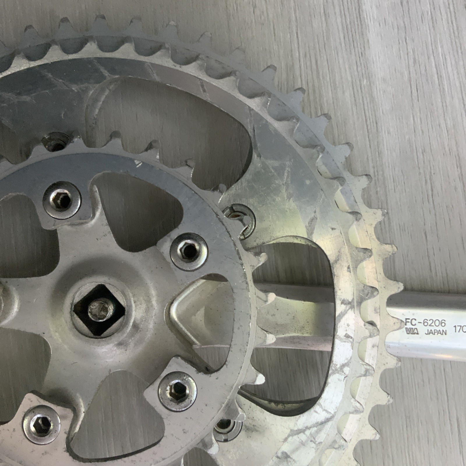 SHIMANO ULTEGRA CRANKSET DOUBLE 6500 53-39 TOOTH 172.5 MM ARMS