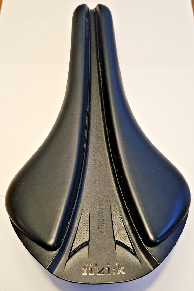 Fizik Antares R1 Versus Evo Saddle Regular 139mm 7x9mm Carbon Rails 174g Box