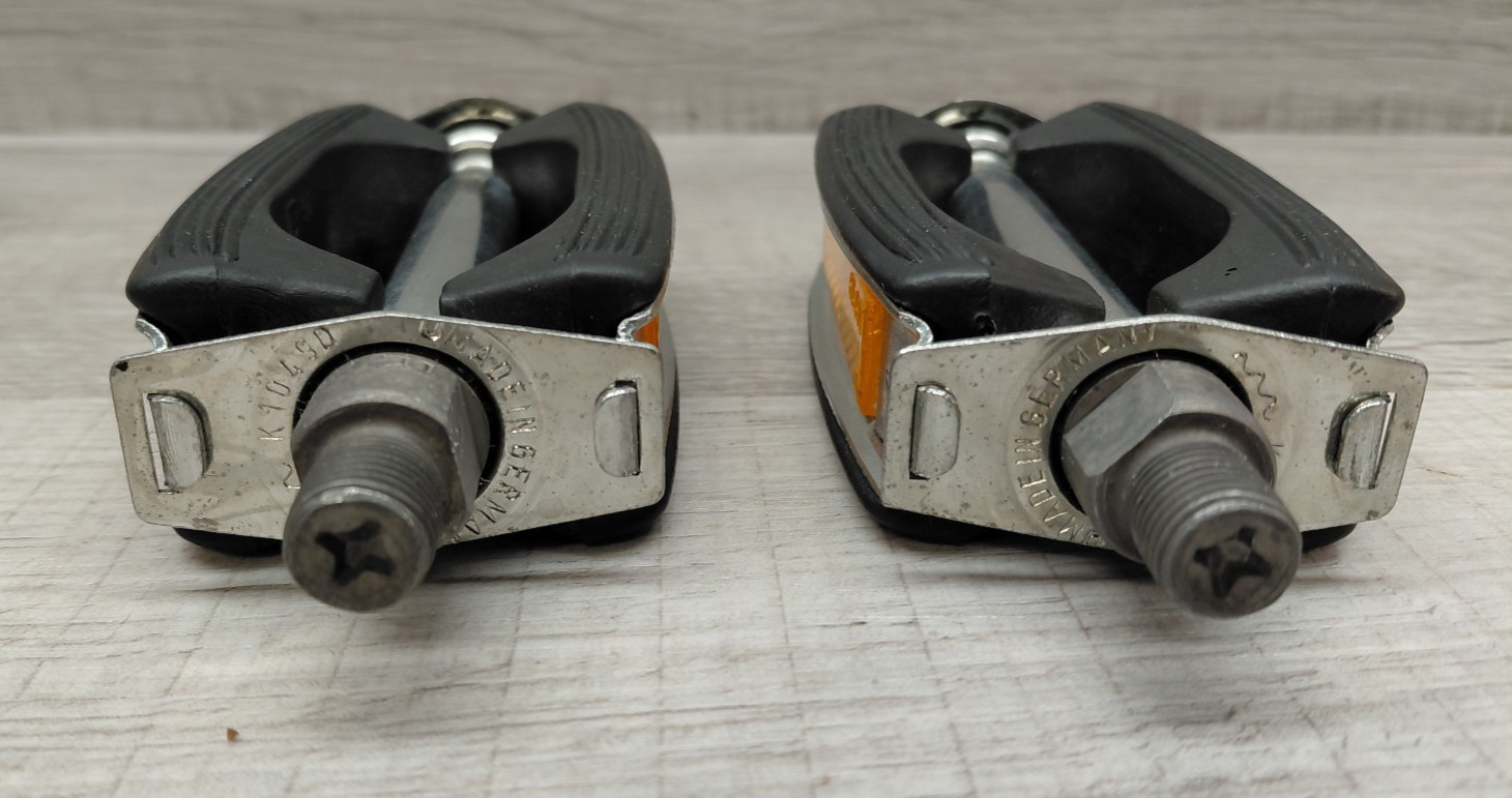 Vintage 70’s Schwinn Approved Bow Pedals 1/2″ With Reflectors Made in Germany