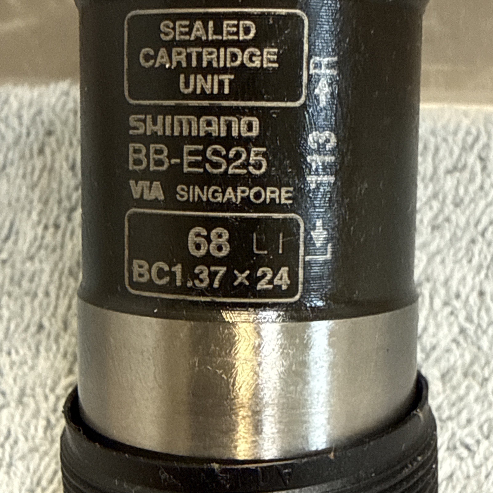 Shimano BB-ES25 Bottom Bracket 68x113mm Octalink V2 Spline English [caw]