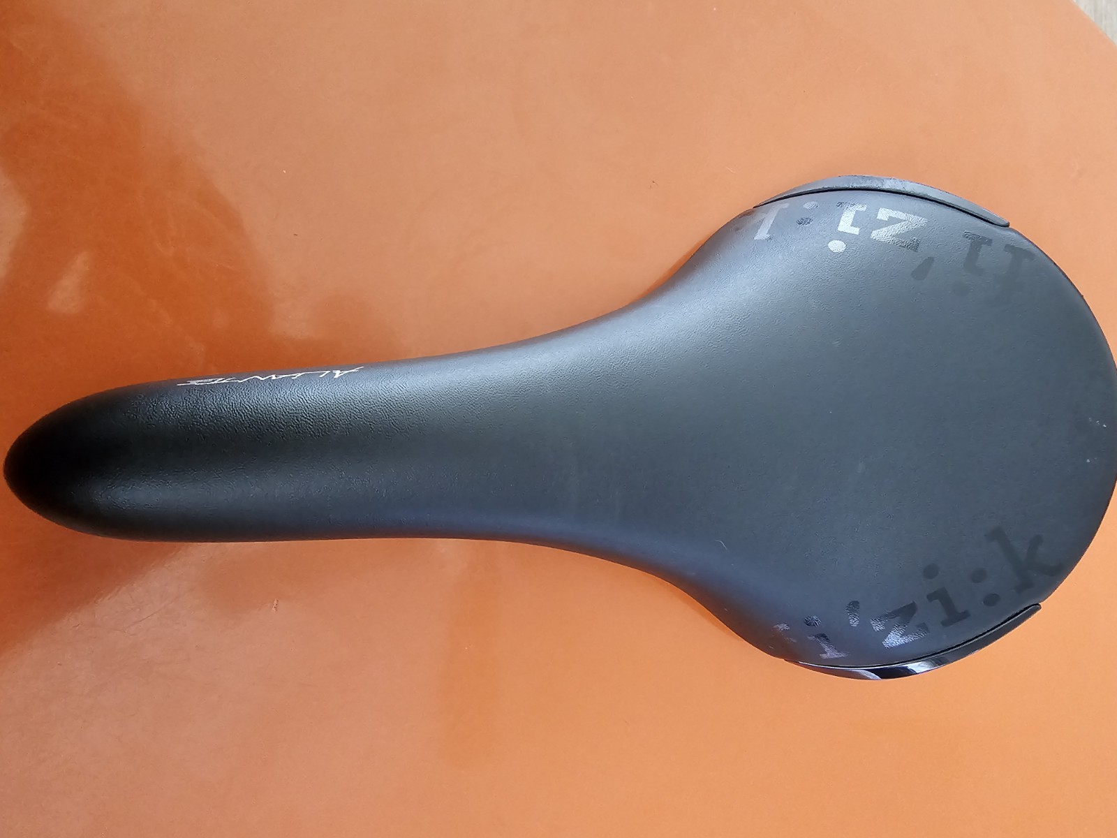 Fizik Aliante 3 SPINE CONCEPT Black Railed Saddle LARGE 245g