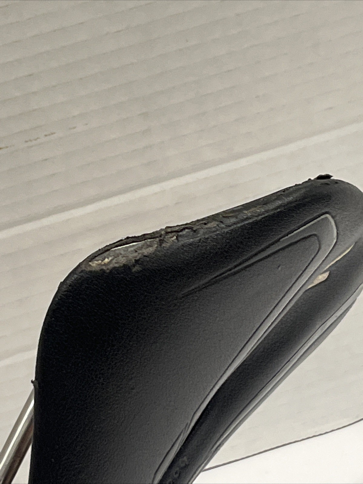 Specialized Phenom Expert Saddle 143mm Carbon Fiber USED