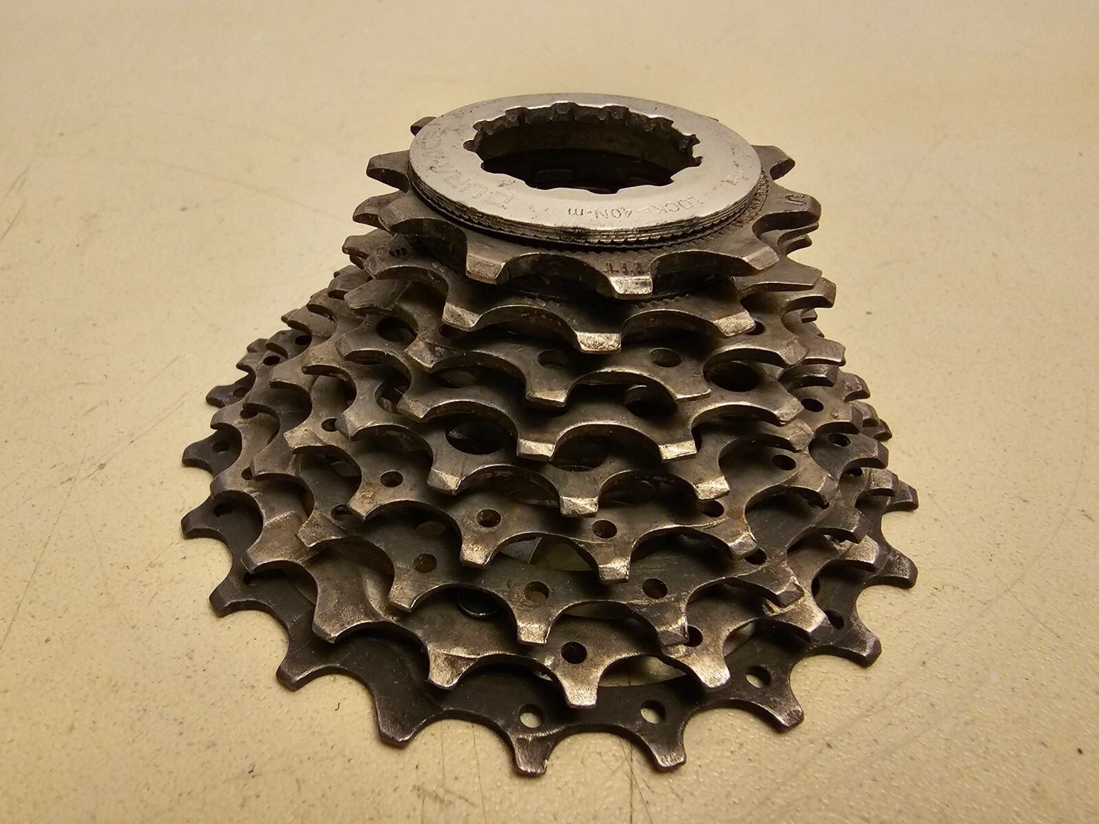 Shimano Dura Ace CS-7700 9 Speed Cassette…11 – 23 Teeth…Bike…Bicycle