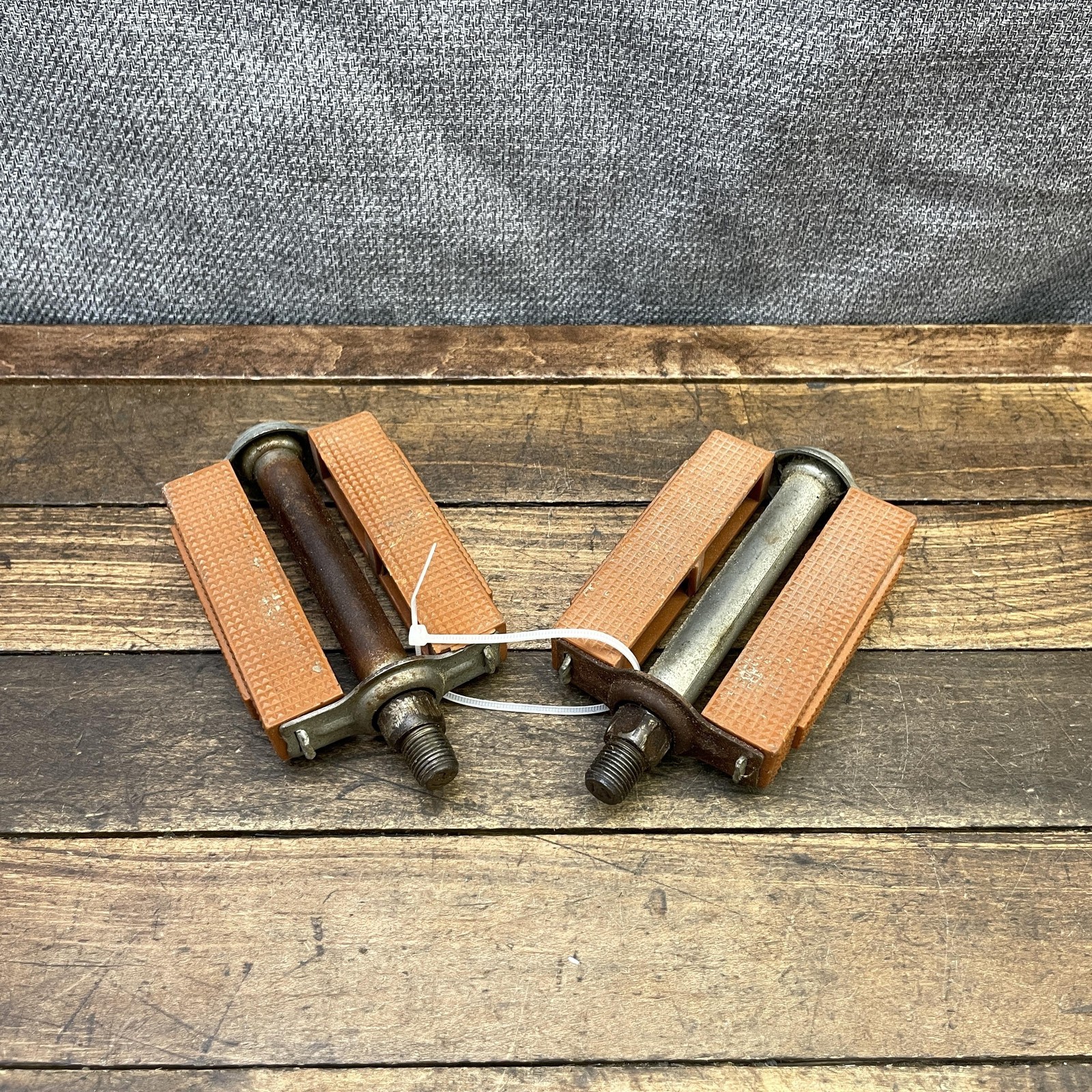 Vintage Excel Brown Pedals 1/2 In Block Bike XL 26 Cruiser Platform Balloon