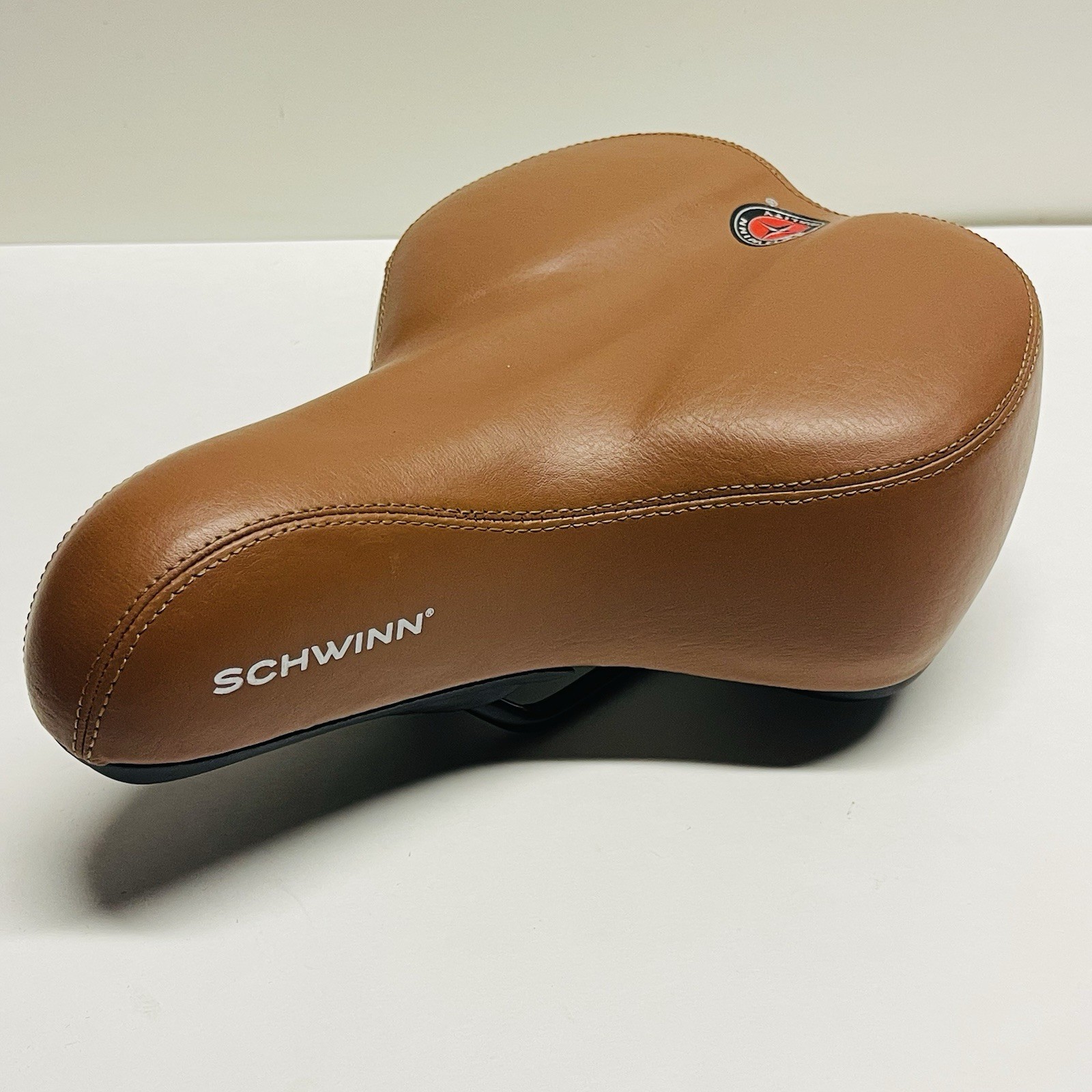 SCHWINN Comfort Cruiser Style Unisex Women’s Saddle Seat Brown