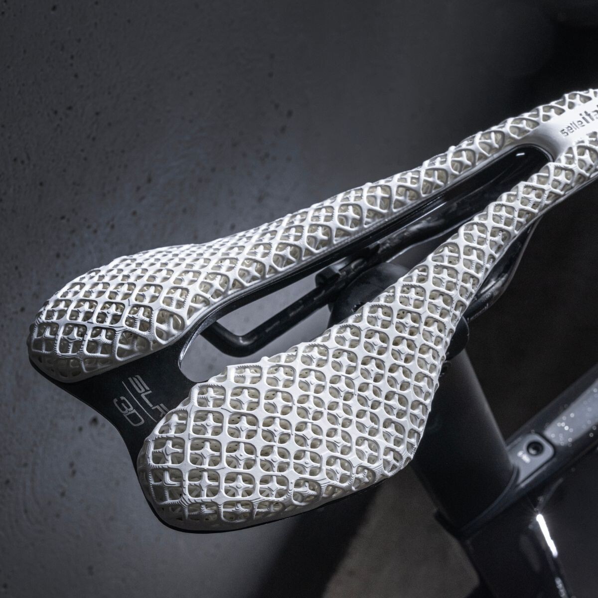 Selle Italia saddle SLR BOOST SUPERFLOW KIT CARBONIO 3D S3 size WHITE carbon NEW