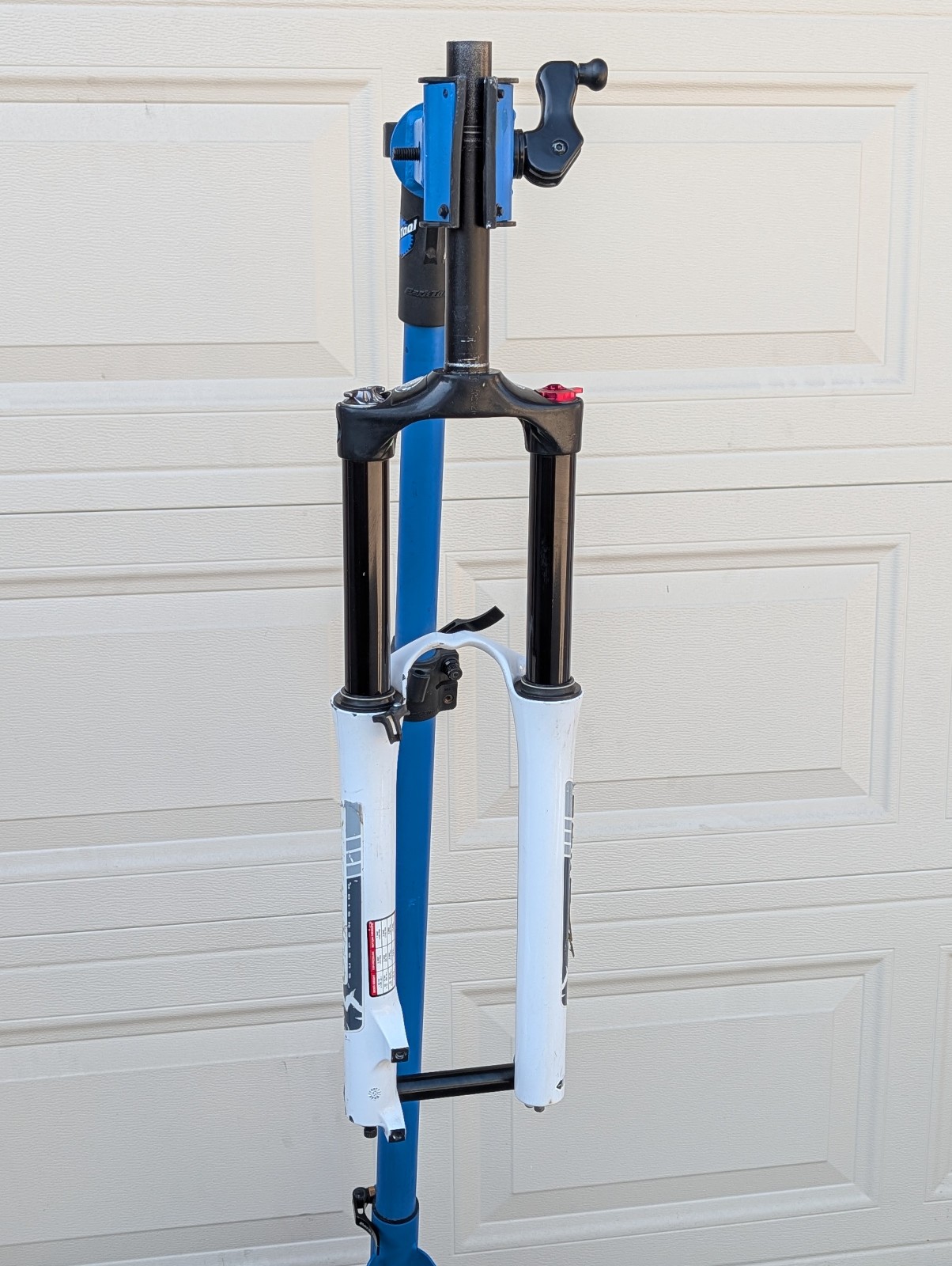 26″ Marzocchi Bomber Z1 Free Ride SL Mountain Bike Fork 1-1/8″ Threadless