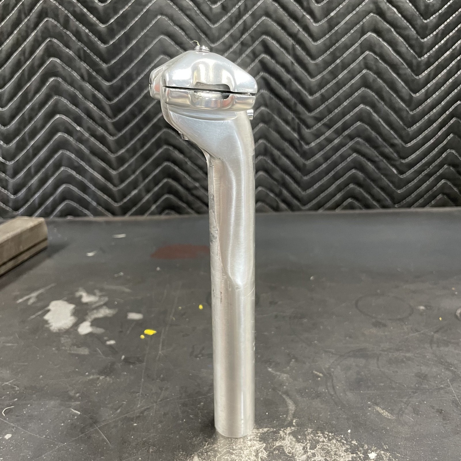 Vintage Shimano Dura-Ace Aero Seatpost – 25mm x 200mm – Used