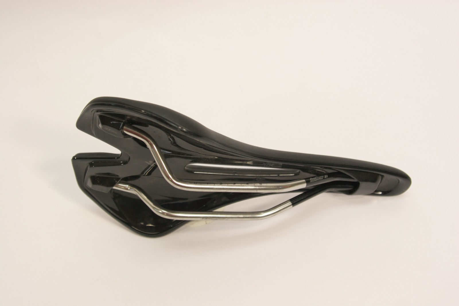 Specialized Toupe Saddle Cut Out Zone Titanium rails 155 x 275 mm Black SPCT