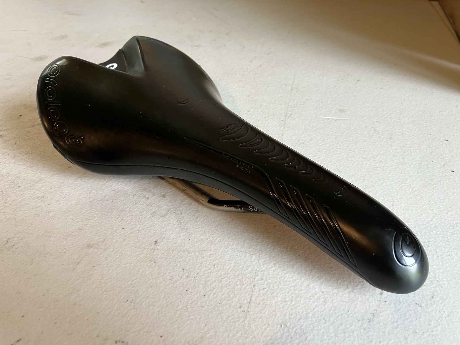 Prologo Scratch Pro Ti Solid Rails Composite Bicycle Saddle Super Light 265 grms