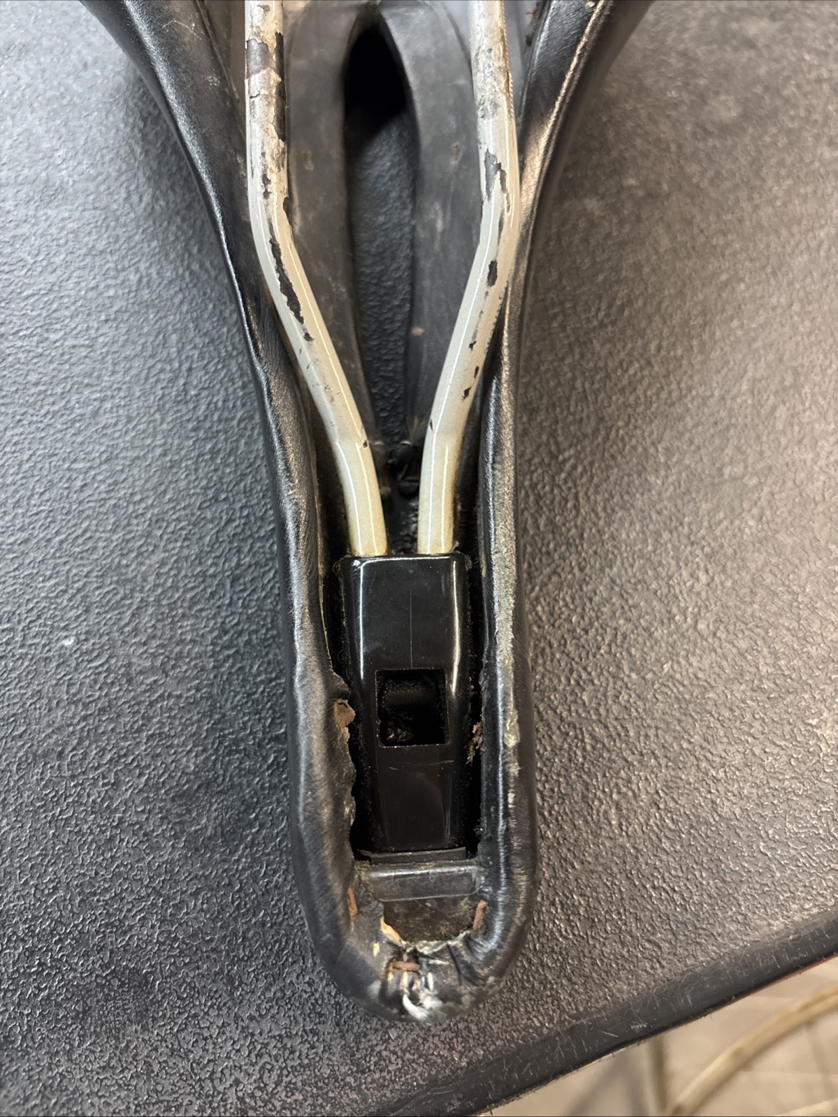 Selle Italia Max Gel Flow Saddle BLACK Made in ITALY 152×278 √ VINTAGE USED