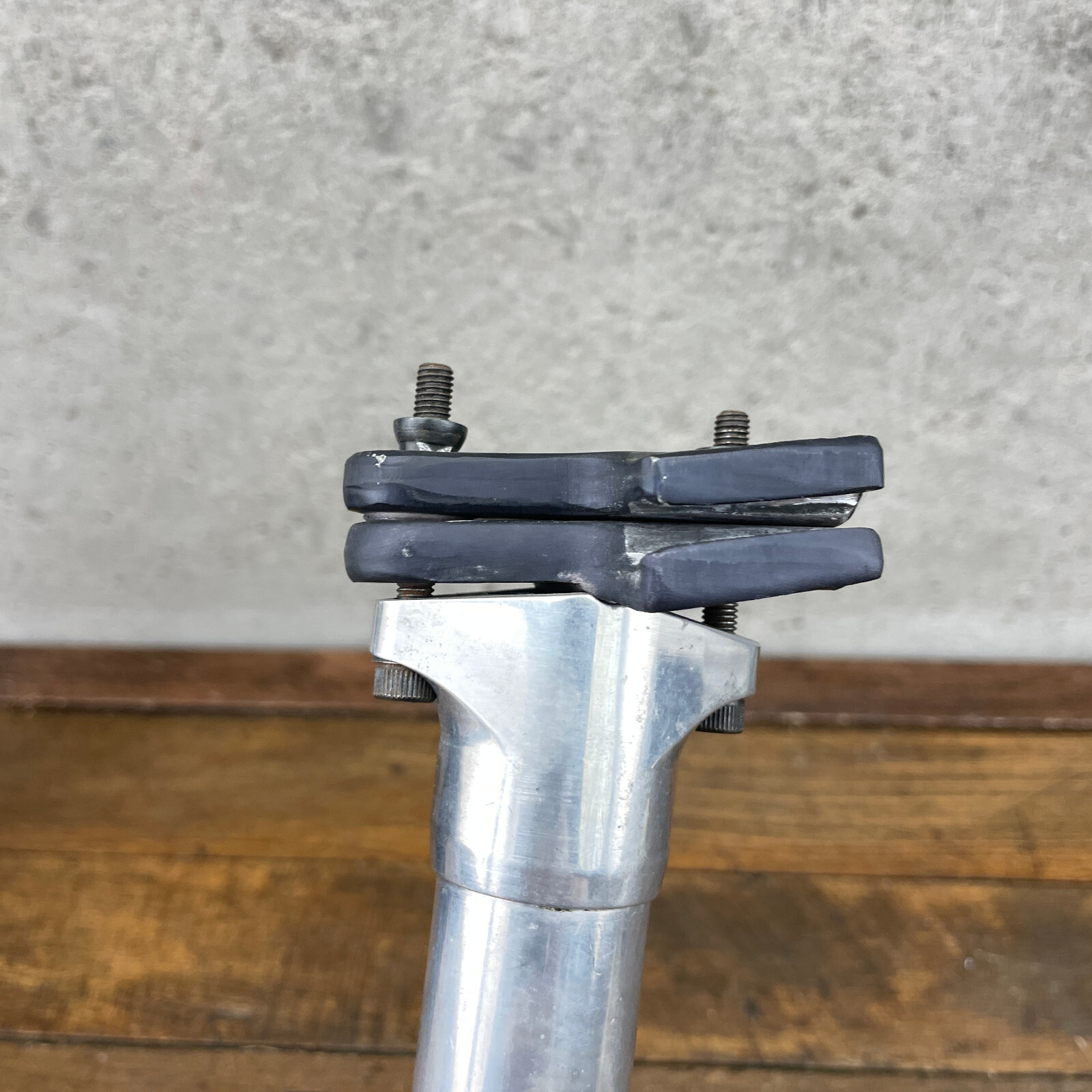 Vintage Weyless Seatpost 27.2 mm 220 mm Mountain ATB Road Micro adjust 2 Bolt
