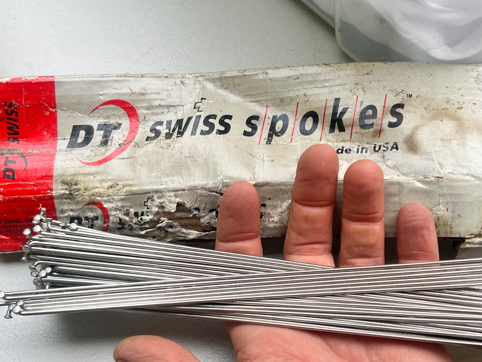 DT bicycle wheel spokes 14/15 guage 262mm long.