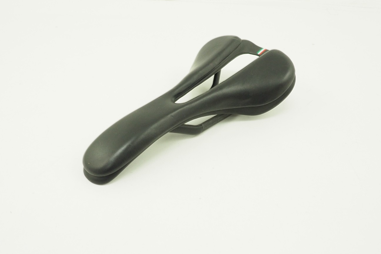 Unbranded Italian Carbon Cutout Bicycle Saddle 280mmx130mm 7x9mm Carbon Rails