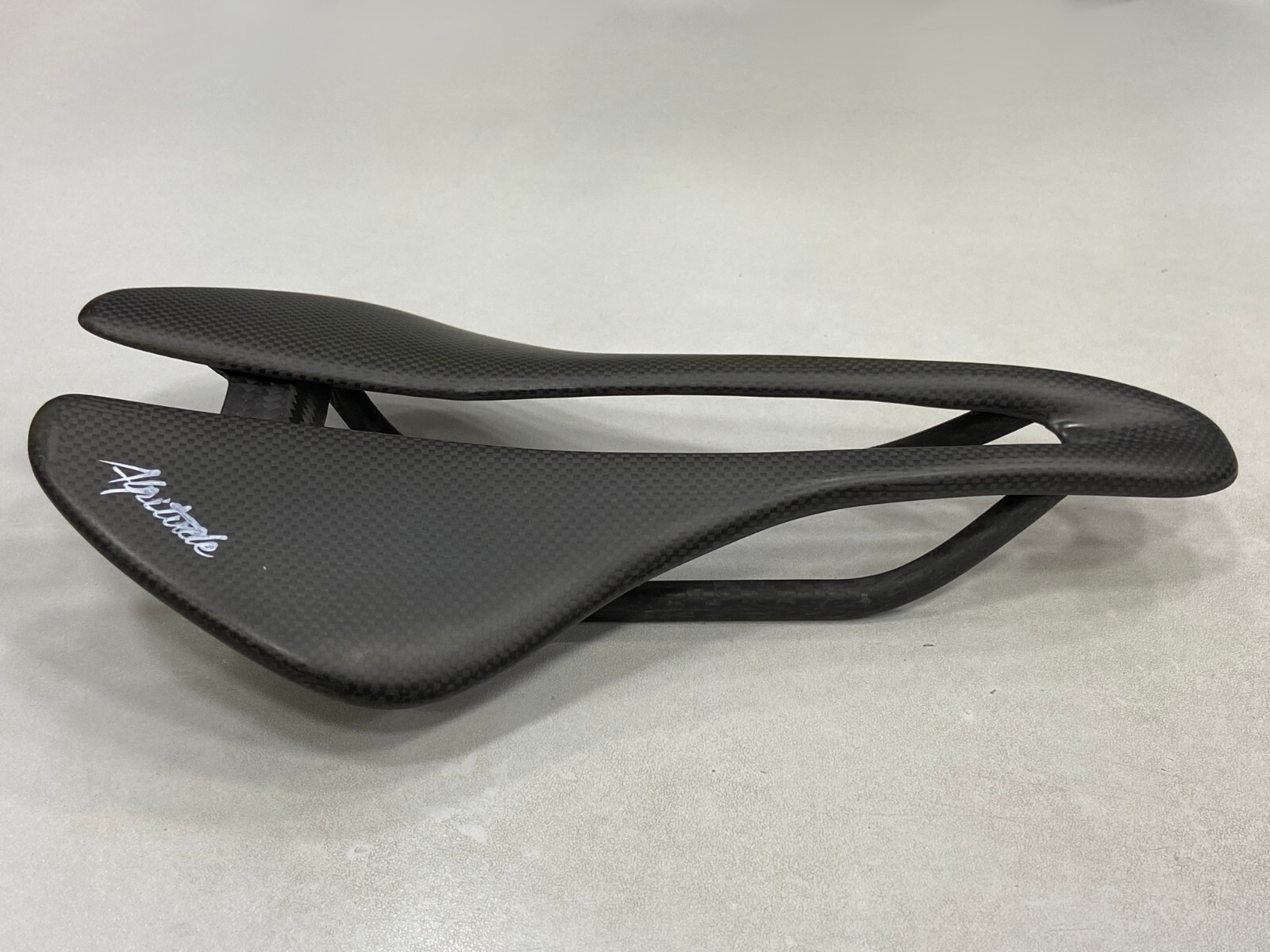 Alpitude Gardena Carbon Modern Road Saddle (128mm/140mm/150mm) 1K Plain Black