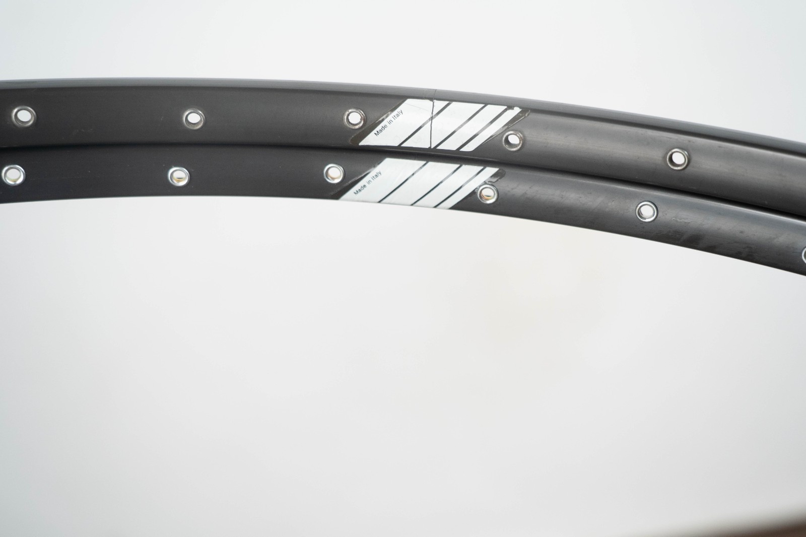 NOS CAMPAGNOLO OMEGA STRADA HARDOX CLINCHER RIMS 28″ 700c 32H VINTAGE ROAD BIKE