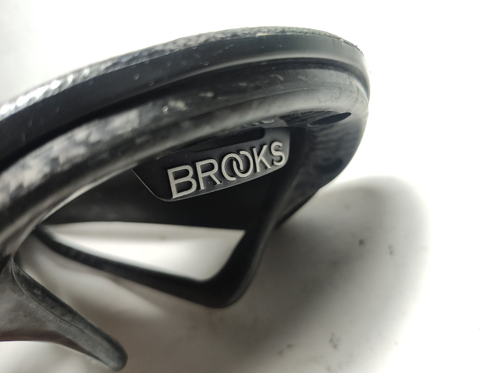 Brooks Cambium C13 carved saddle (145mm) with carbon rails – EUC