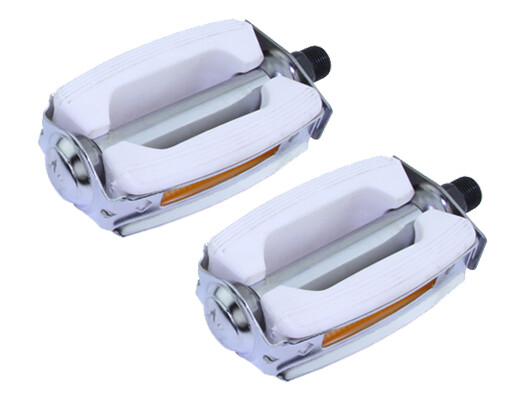 Bike Krate Rubber Pedals 9/16 White/Chrome. bike parts.