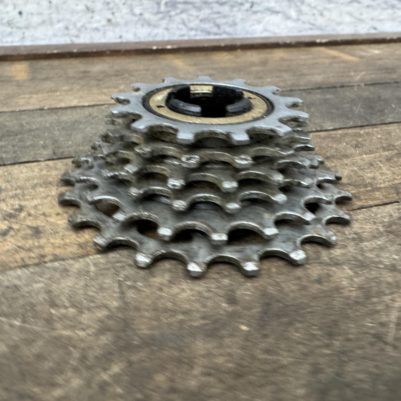 Vintage SunTour Winner Pro 6-Speed Freewheel 22t Japan Road Bike Cluster