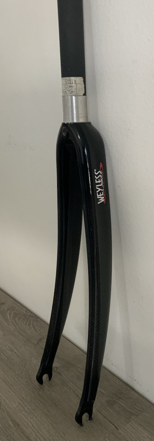 WEYLESS CARBON FORK 700C 1 1/8 INCH THREADLESS 267 MM TUBE 520 GRAMS