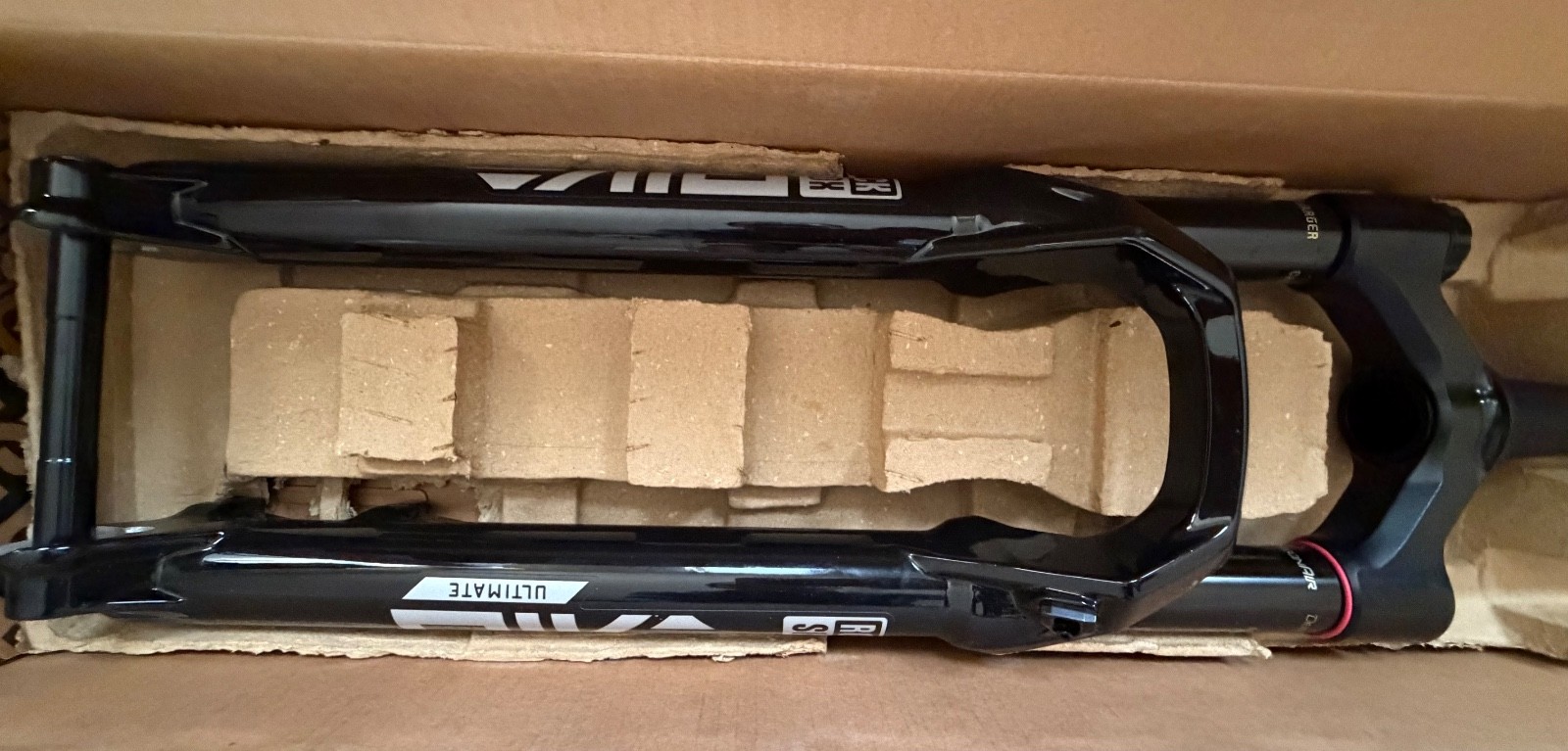 RockShox Pike Ultimate 29 130mm Charger 3.1 RC2 ButterCups Gloss Black NEW