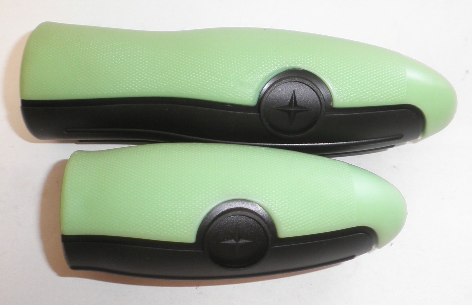 SCHWINN BLACK/MINT GREEN OFF-SET CRUISER BICYCLE HANDLEBAR GRIPS BIKE PARTS 366