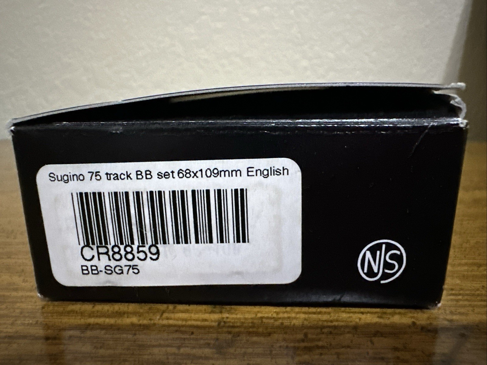 Sugino 75 Track 68x109mm English Bottom Bracket Set: with Cups Boxed BB-SG75