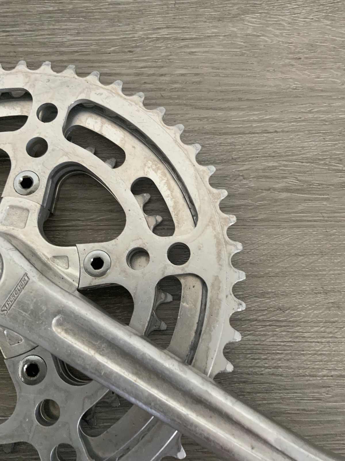 STRONGLIGHT CRANKSET TRIPLE 36-47-52 TOOTH 170 MM ARM LENGTH 9/16 PEDAL THREADS