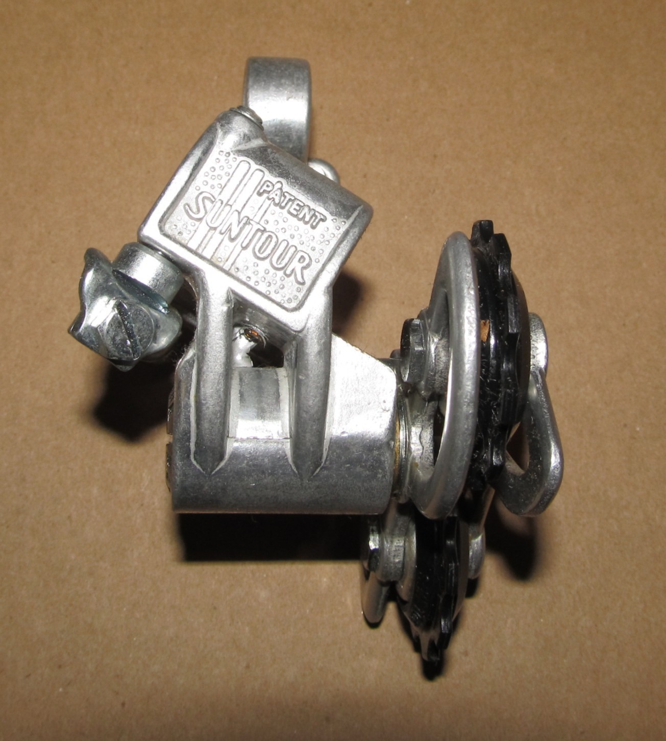 NOS Suntour V Short Cage Rear Derailleur Missing Anchor Bolt, NEW Old Stock