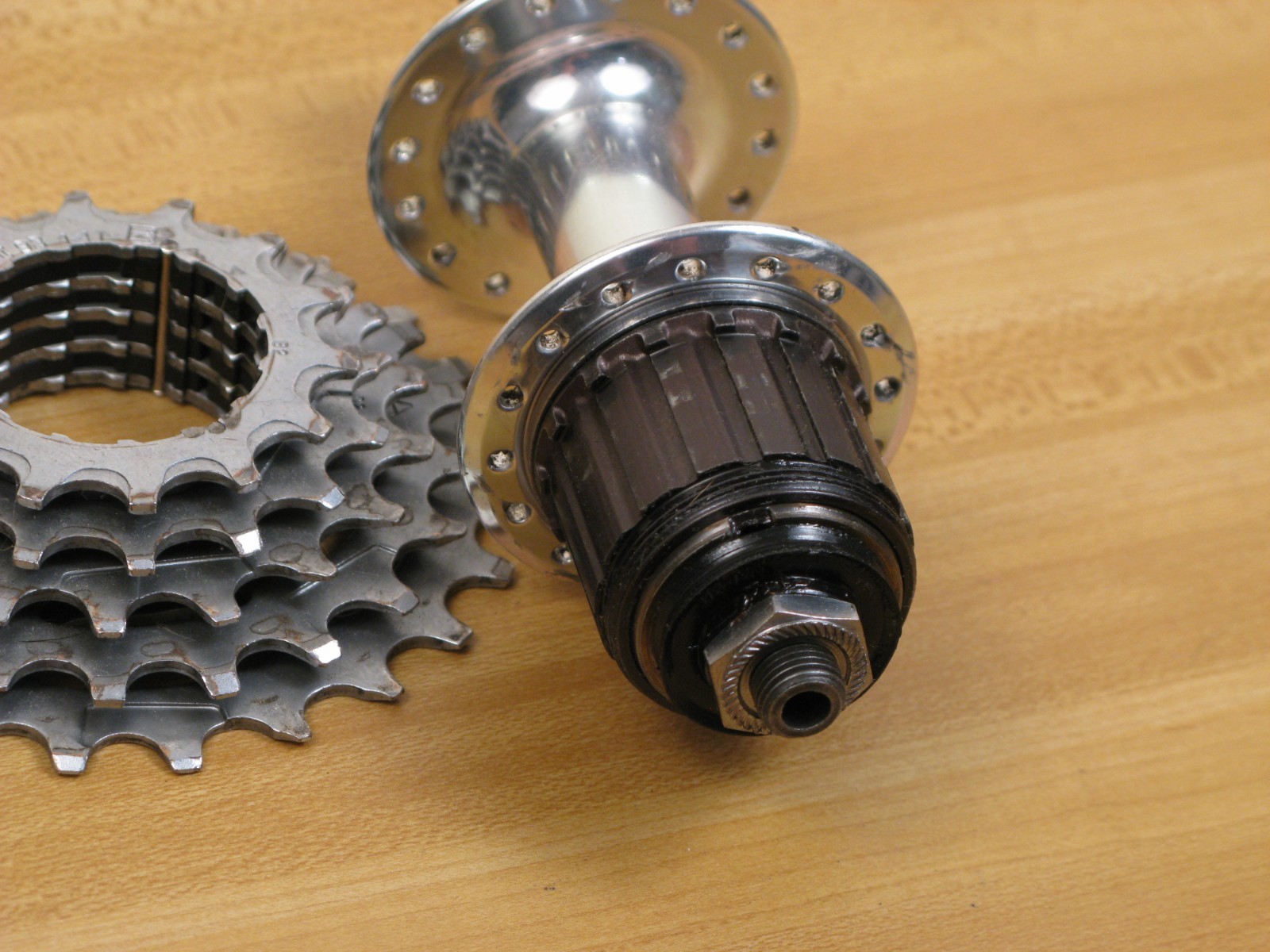 Suntour XC Pro WTB Grease Guard Rear Hub 32h with 11-24t Cassette