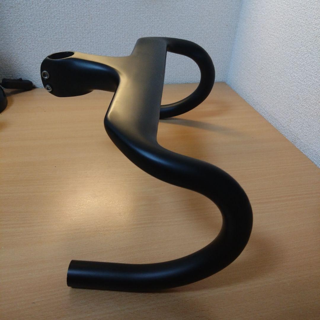 Integrated carbon aero handlebar 360mm