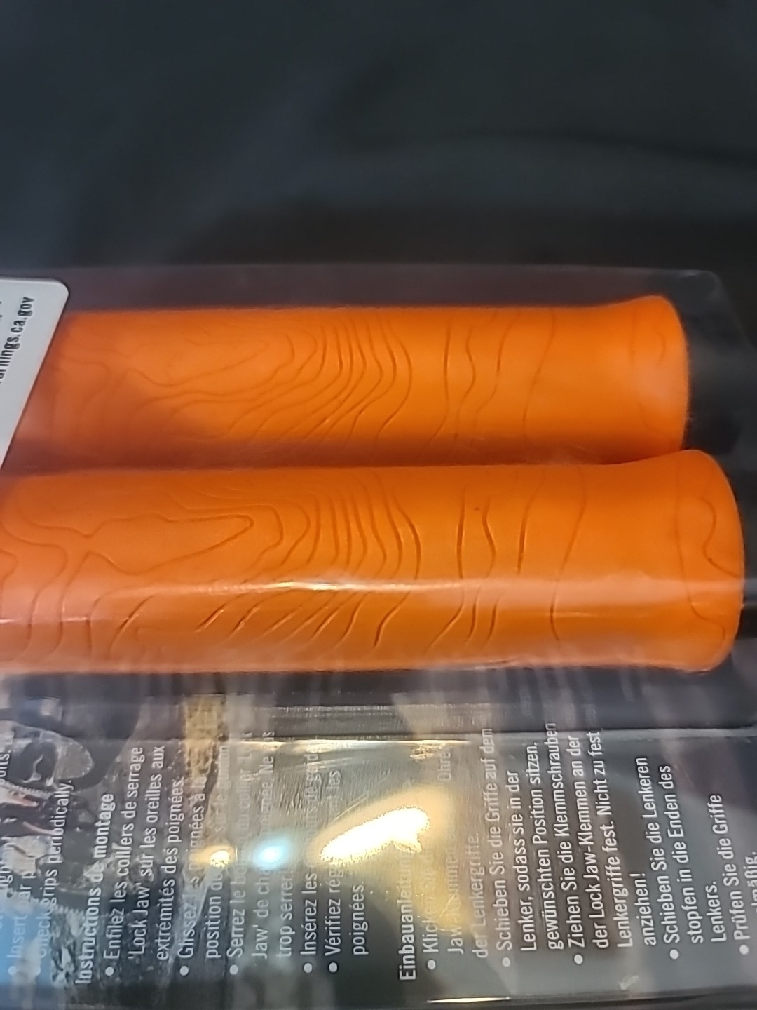 RaceFace Half Nelson Lock-On Grips – Orange