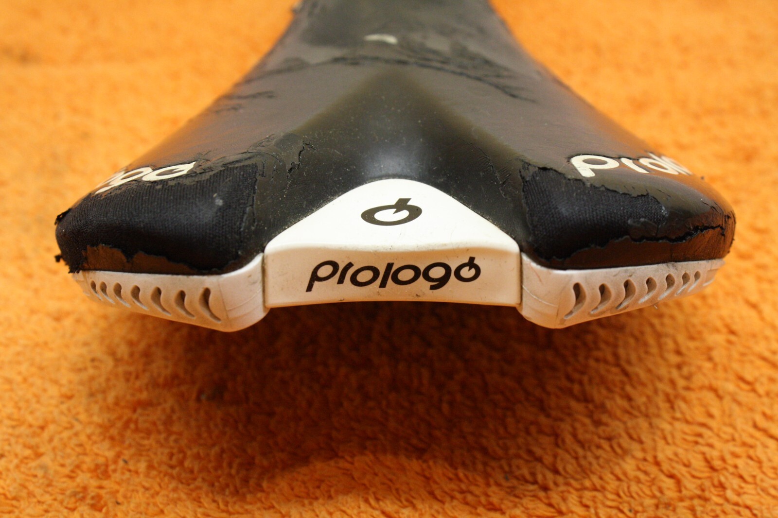 Prologo Q Scratch Pro Saddle w/ Cr-Mo Rails 134mm width