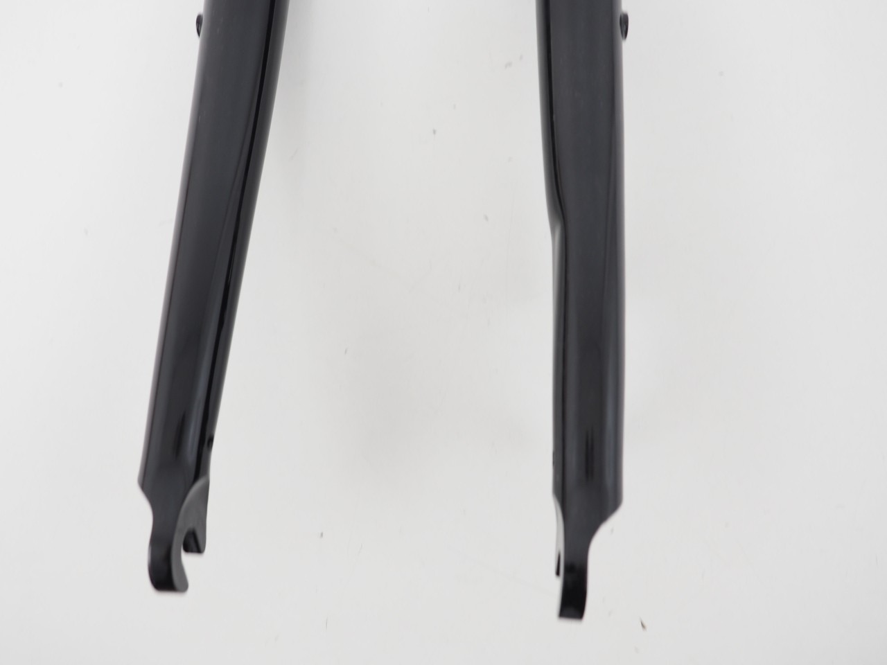 Unbranded 26″ Bicycle Rigid Fork Steel Black 1 1/8″ Steer 370mm Axle-Crown Disc