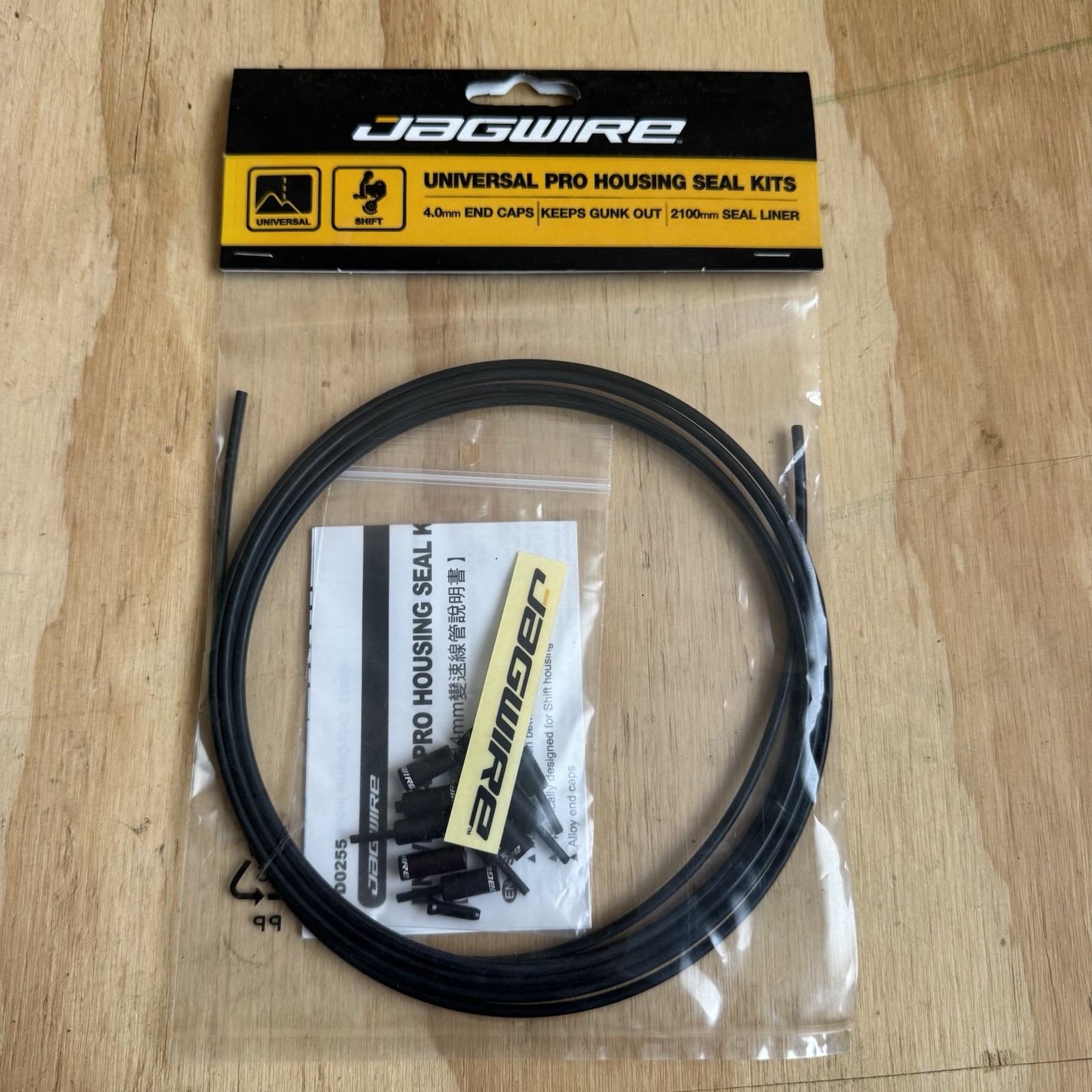 Jagwire Universal Pro Housing Shift Seal Kit Black 2100mm Seal Liner 4mm NEW