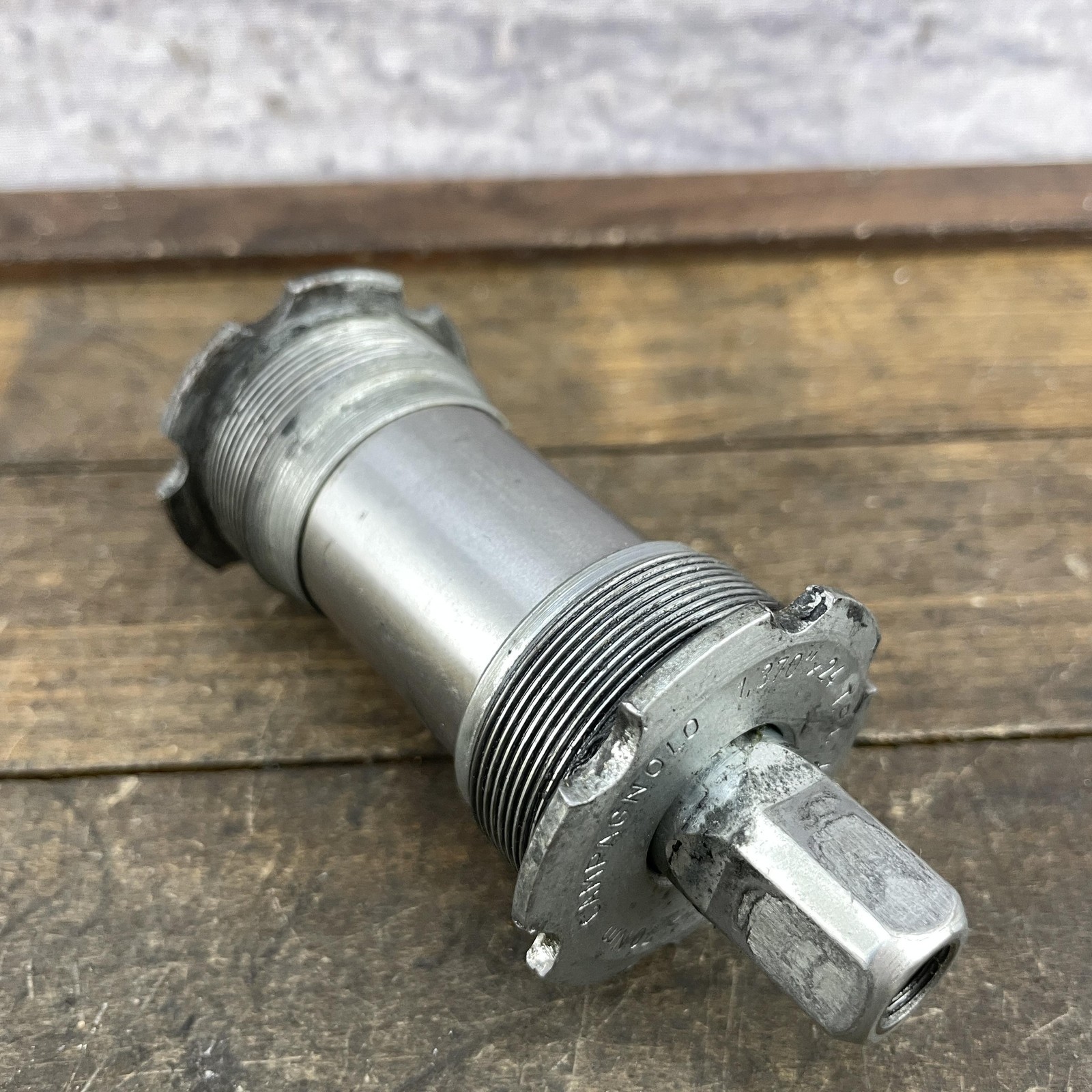 VIntage Campagnolo Bottom Bracket BSA 1.370×24 Square Taper 111 mm English 68