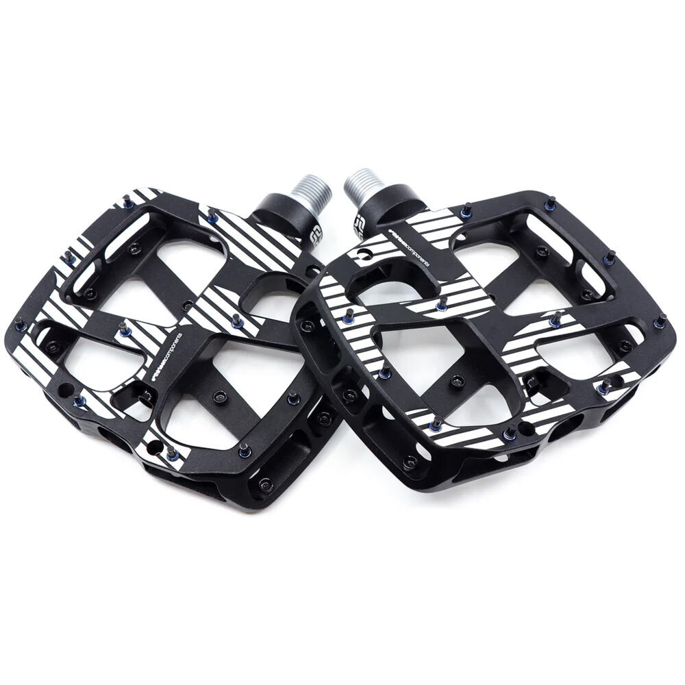 e*thirteen Plus Aluminum Platform Pedals 9/16″ Black