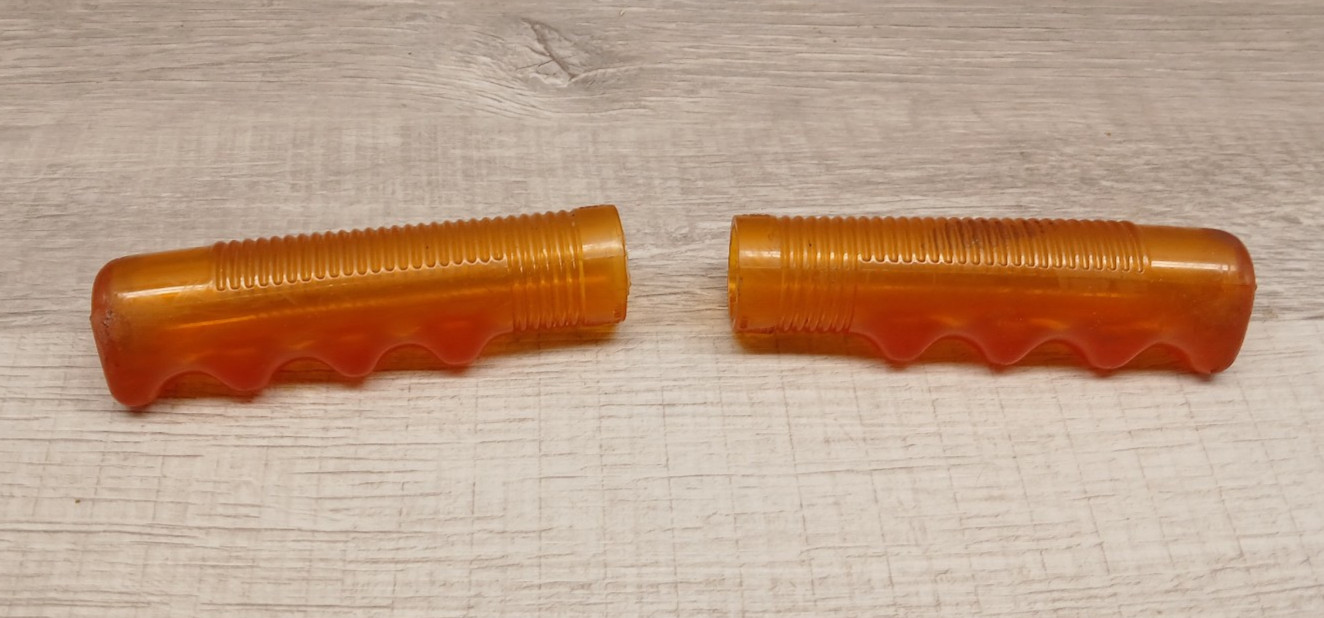 Vintage Hunt Wilde 7/8″ ID 4- 5/8″ Long Light Orange Finger Bike, Bicycle Grip