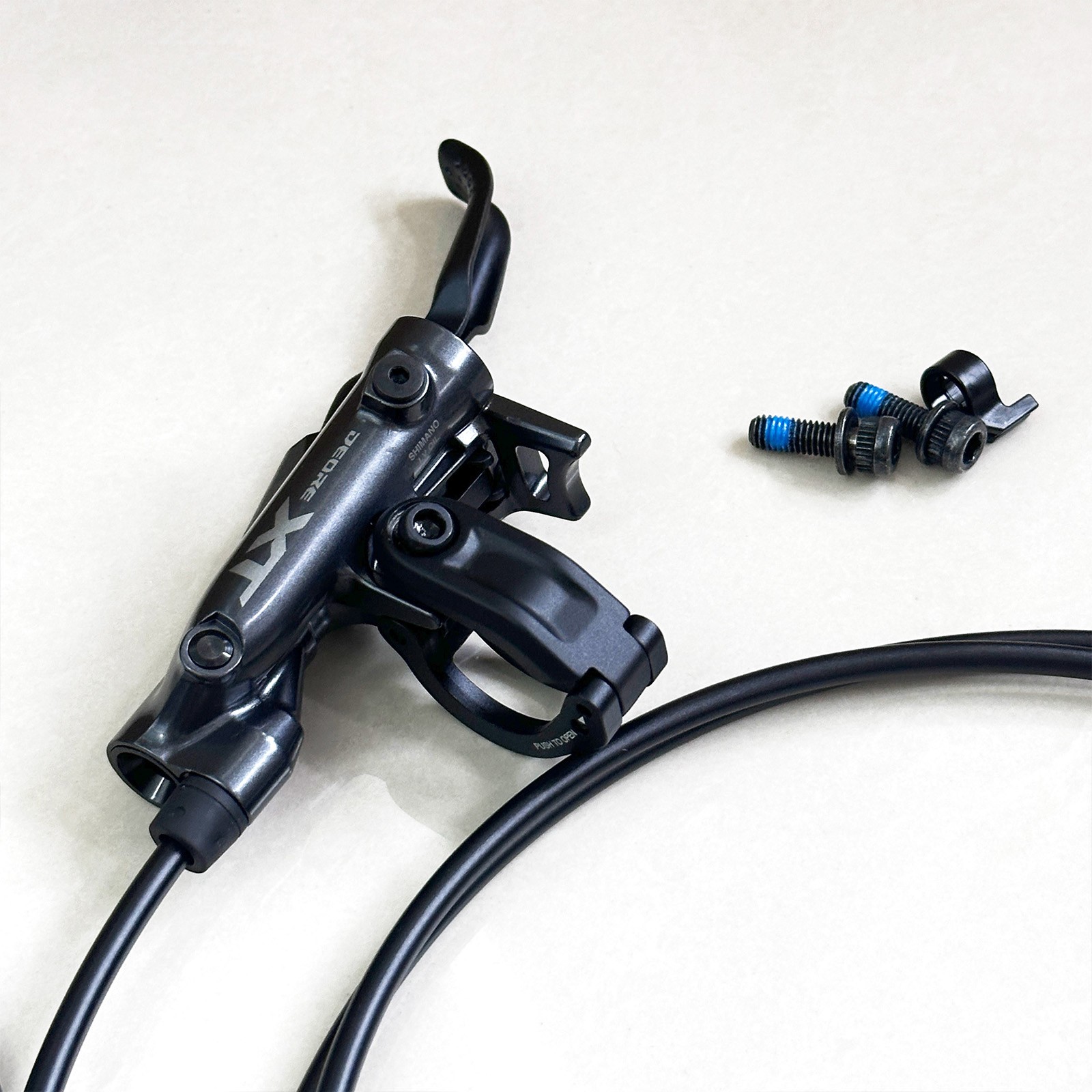 Shimano XT BL-M8200 BR-M8220 Hydraulic Disc Brake Set 4-Piston Caliper MTB Bike