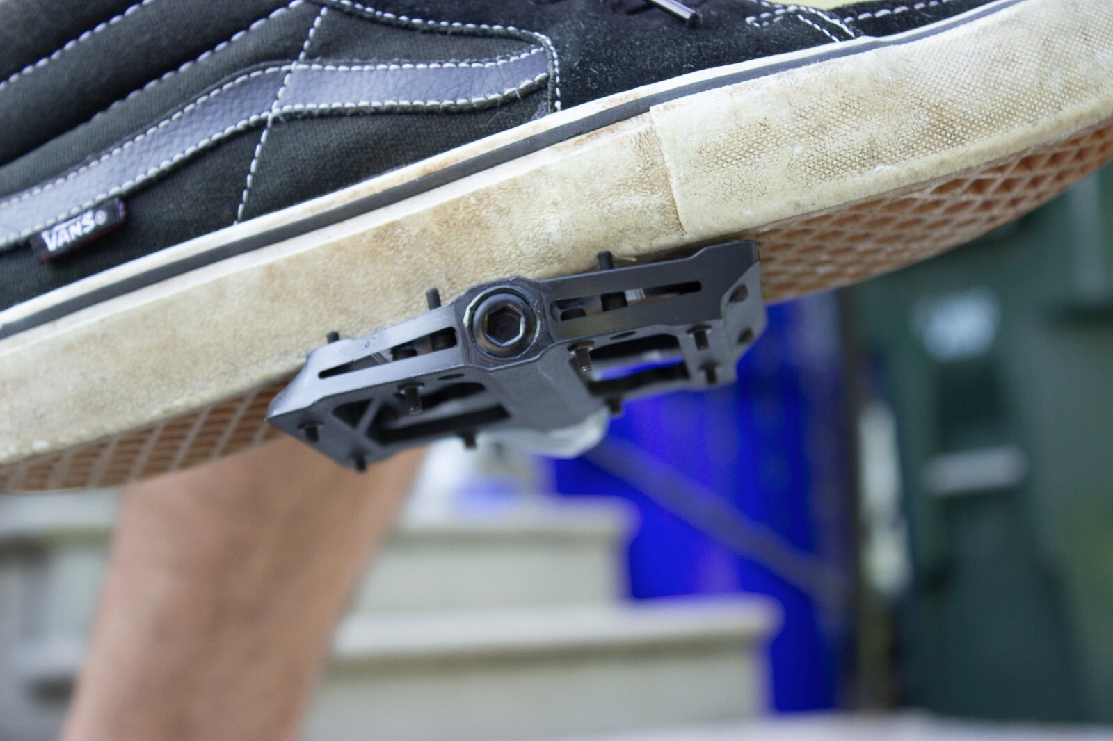 EZRA BMX Flats Plus Bike Pedal – 9/16″ Chromoly Sealed Axle – Metal Pins