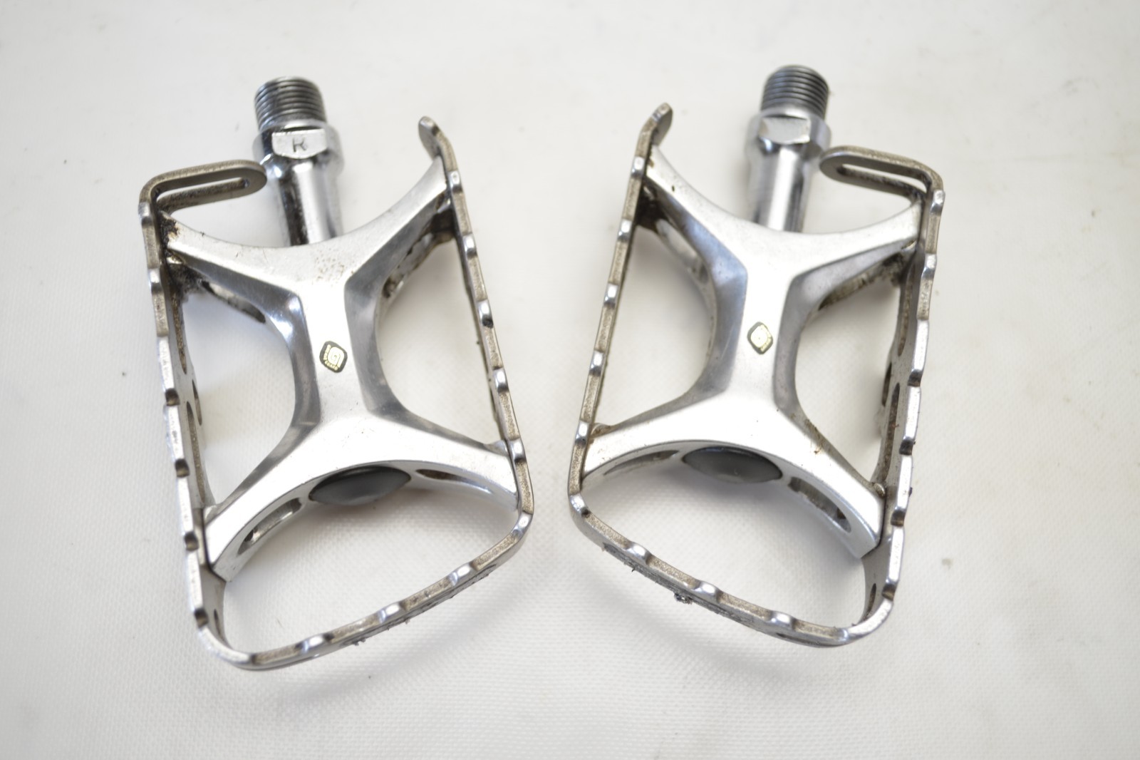 SUNTOUR XC PRO GREASE GUARD ALLOY MOUNTAIN BICYCLE PLATFORM PEDALS 9/16 X 20 TPI