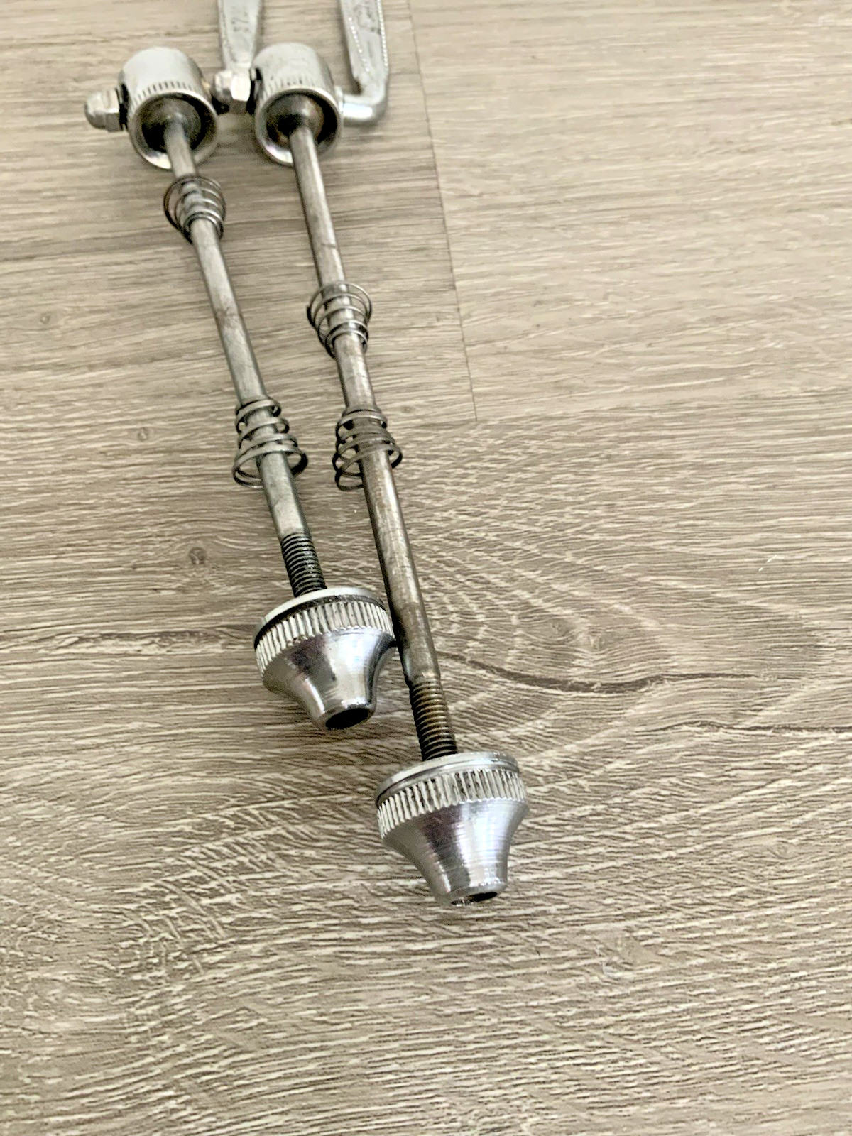 VINTAGE STEEL QUICK RELEASE SKEWER SET 100-120/122 MM SPACING 168 GRAMS